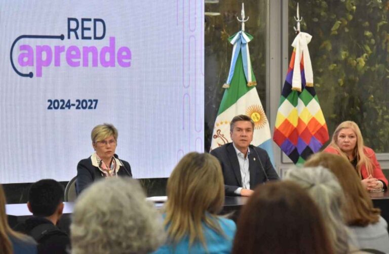 lanzaron-la-capacitacion-2024-2027:-queremos-nivelar-hacia-arriba-la-tarea-de-los-docentes