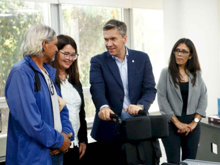 el-gobierno-del-chaco-entrego-equipamientos-y-herramientas-a-instituciones-educativas