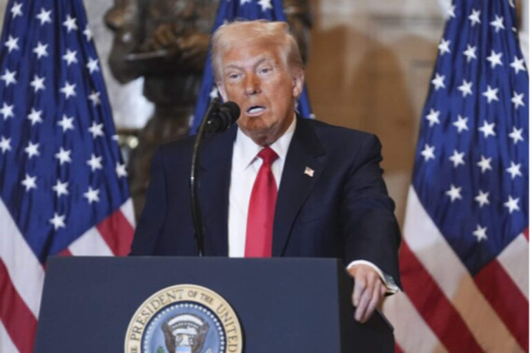 Trump carga contra la Corte Penal Internacional por acosar a Israel