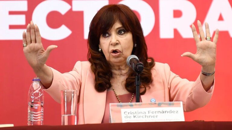 Cristina Kirchner define estrategia judicial para hacer frente a la denuncia de Capital Humano