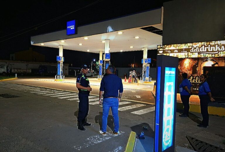 Refuerzan los controles en estaciones de servicio para que se cumpla con el uso del casco
