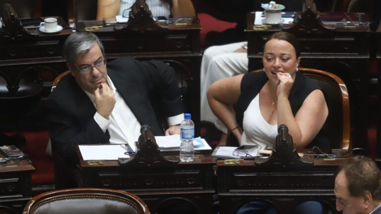 Diputados de UxP presentaron un pedido de juicio político a Javier Milei por el escándalo cripto