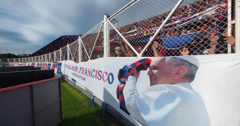 La emotiva despedida de San Lorenzo para el papa Francisco: «Estaremos juntos por la eternidad!»