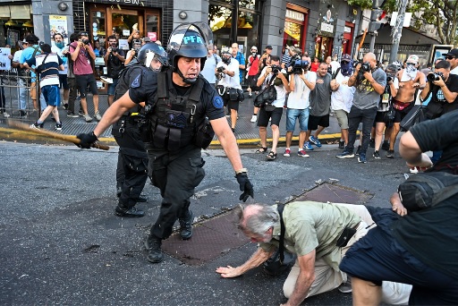 Nuevamente la respuesta al reclamo de los y las jubiladas es un brutal operativo represivo
