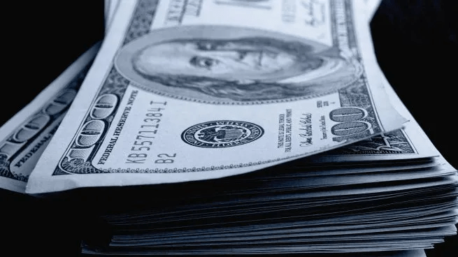 Plazos fijos en dólares: los bancos volvieron a subir las tasas y ya pagan más de 5% a un año