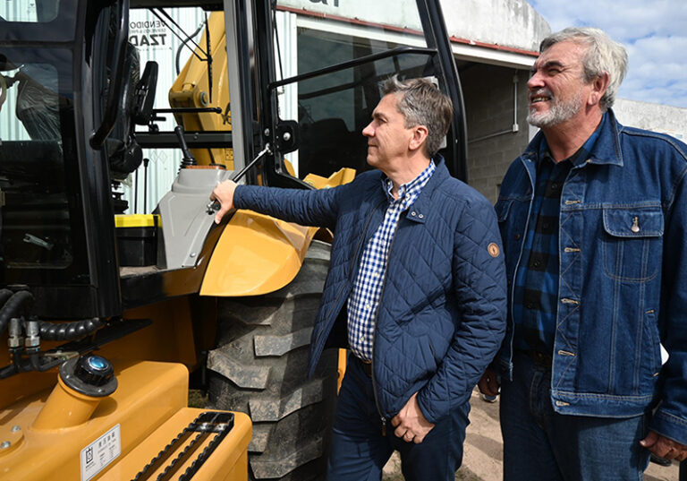 El Consorcio Caminero N65 Tacuarí Este de Puerto Vilelas recibió nueva maquinaria
