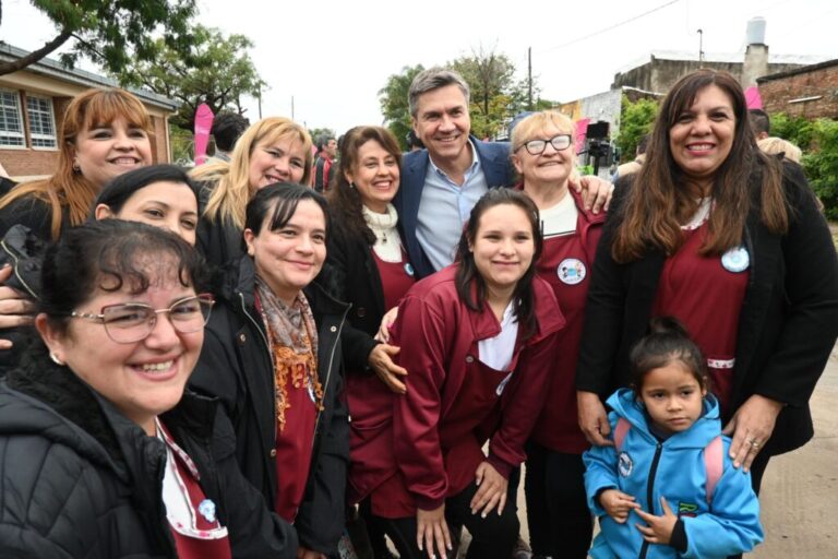 Zdero inauguró nuevas cuadras de pavimento en Villa Ercilia de Resistencia