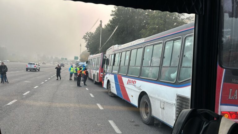 Se zarpan: la PSA requisó un colectivo lleno de niños y Francos lo justificó