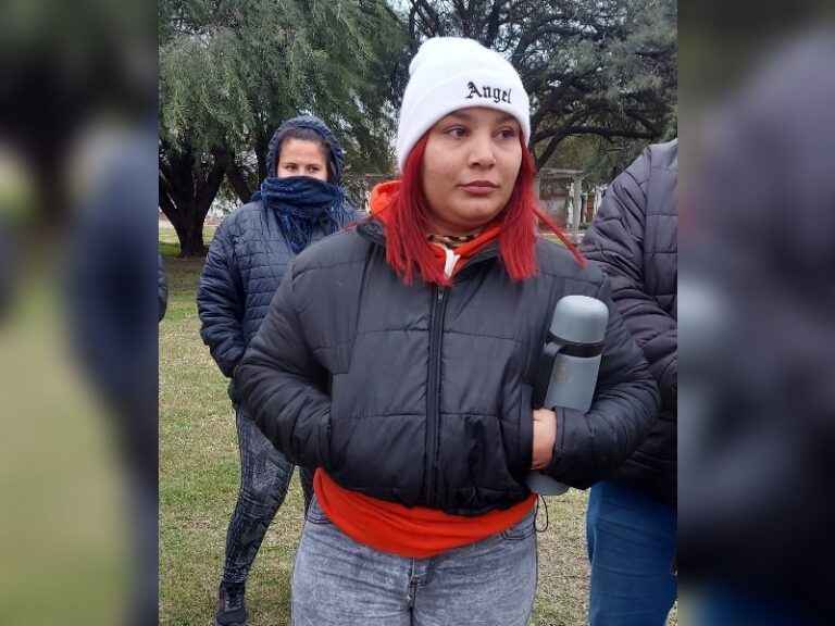 Las amigas de Leonela marcharon y advirtieron: No vamos a parar hasta que se haga justicia