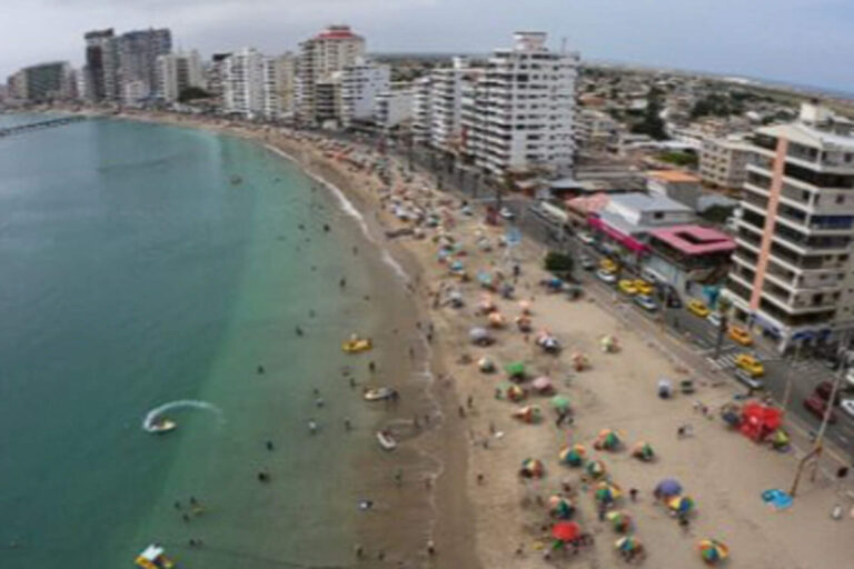 IVA al 8% en Ecuador durante feriados: Medida permanente para impulsar el turismo