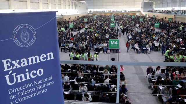 «Pobres cerebros wokes»: fuerte mensaje de Milei en medio de la polémica por el examen de residencia médica