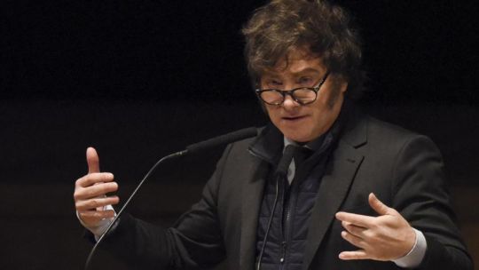 Milei esclavizado, el dólar sin control y una diagonal federal