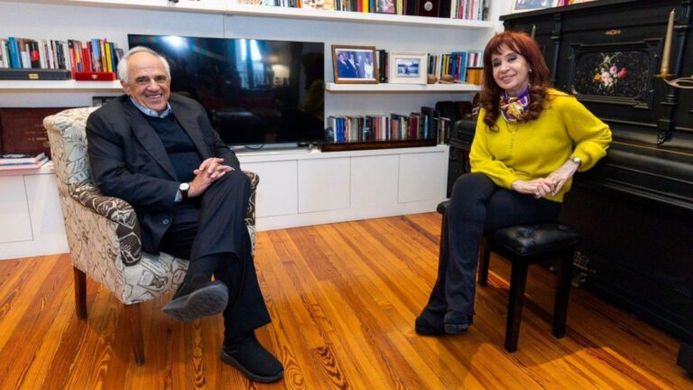 Cristina Kirchner recibió a Ernesto Samper y apuntó contra el rumbo económico del Gobierno