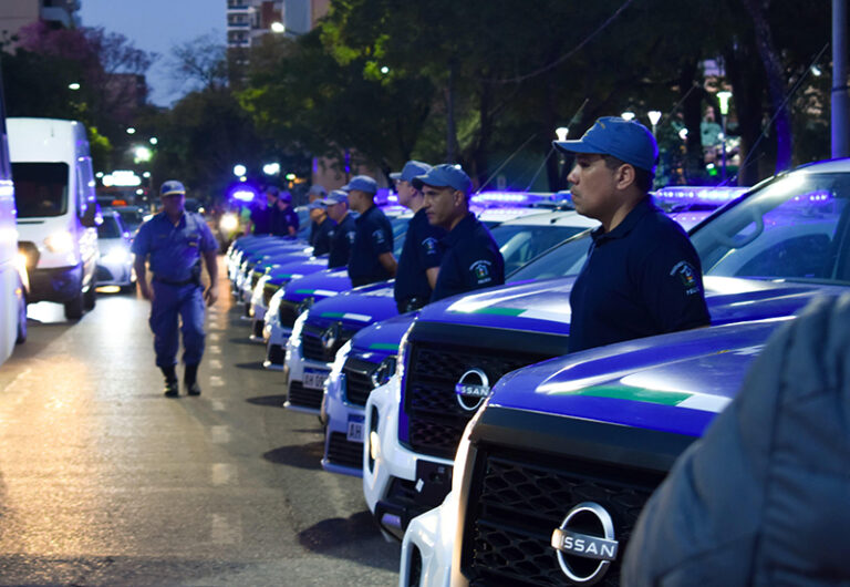 El gobernador Zdero presentó el Programa de Prevención Metropolitana y entregó 32 vehículos
