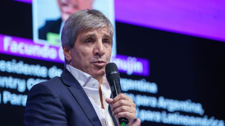 Dólar: bajo presión, Luis Caputo da volantazo y define medida de urgencia para evitar que la tasa se dispare