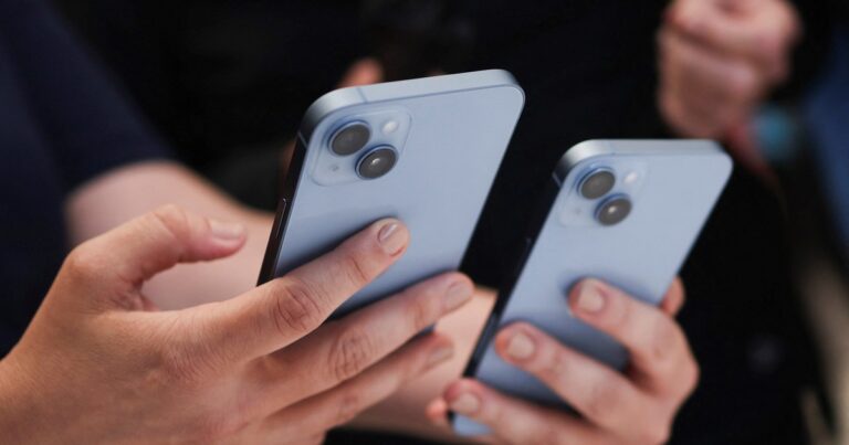 Comprar celulares en Argentina o traerlos de afuera: cómo quedaron los precios tras la baja de aranceles y cuál es la mejor opción