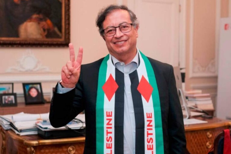 El comunista antisemita Gustavo Petro obliga a Colombia a alinearse con los palestinos