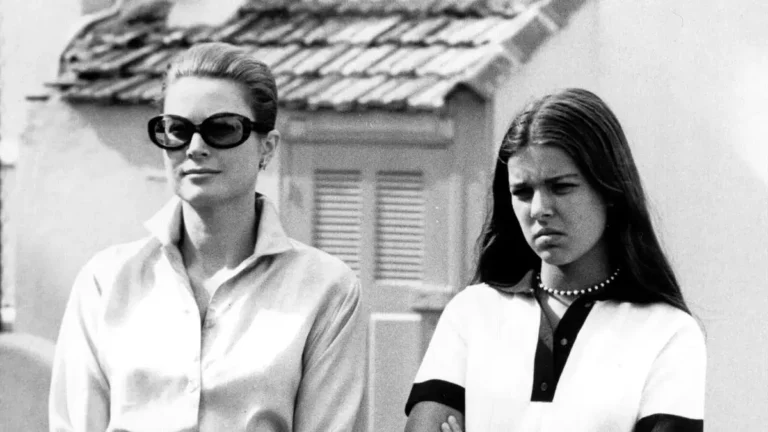 Grace Kelly y un viaje a Galápagos en su intento por proteger a su hija de un novio mujeriego