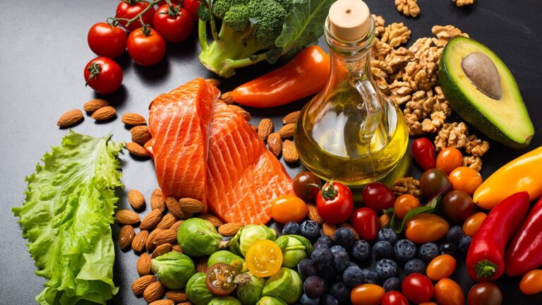 Los 3 alimentos más elegidos por las personas inteligentes, según la IA