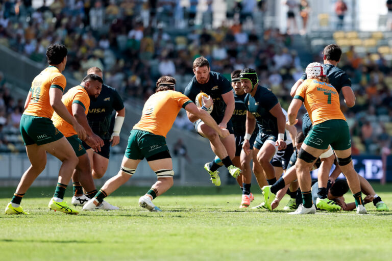 A Los Pumas se les escapó el triunfo en los últimos minutos