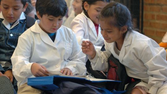 Encuesta: el 81% de los argentinos cree que los políticos hablan poco o nada de educación