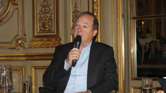 El Gobierno asegura que las grandes inversiones de Vaca Muerta están blindadas, a pesar del riesgo país