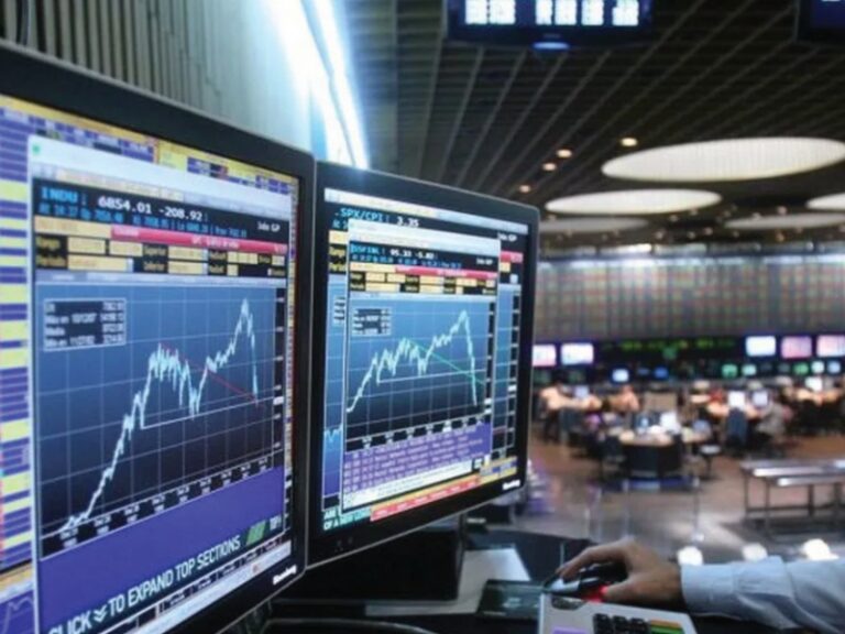 Los bonos en dólares se desploman y el riesgo país supera los 1.300 puntos