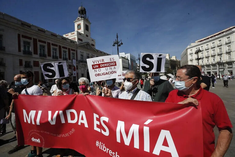 Autorizan el pedido de eutanasia a una joven, pero su padre lo frena