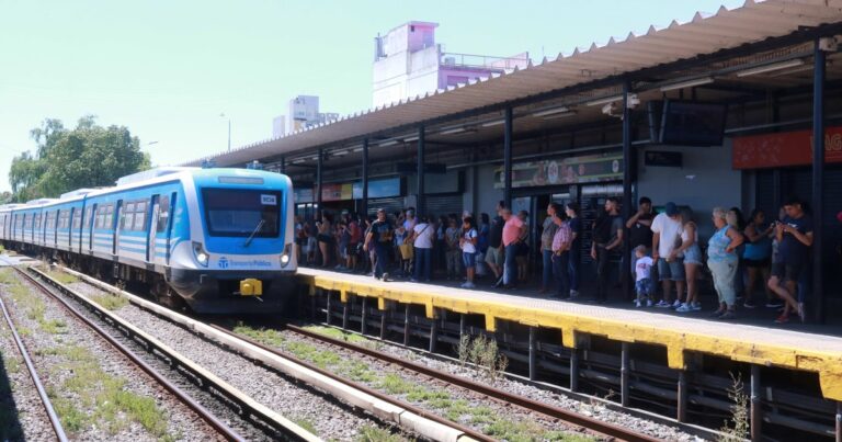 Otro día de cancelaciones y demoras en el servicio de trenes en el AMBA por la protesta de La Fraternidad