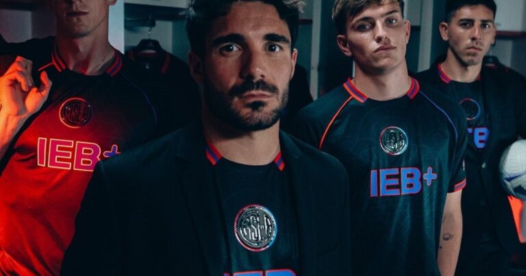 San Lorenzo, de estreno: cómo es la nueva versión de su camiseta negra que lucirá este sábado contra Godoy Cruz