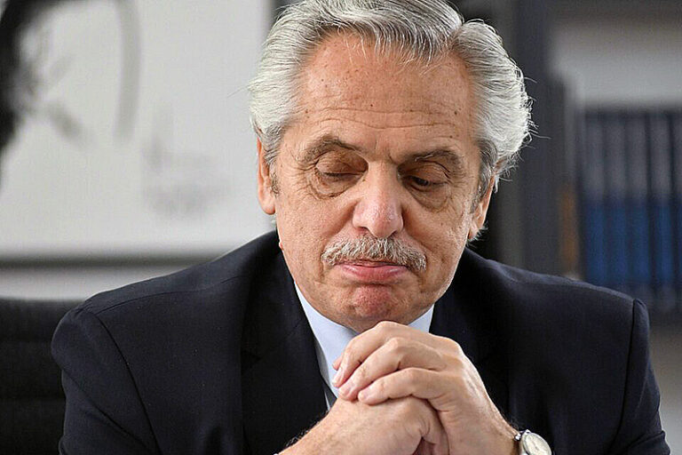 Revocan sobreseimiento de Alberto Fernández en la causa que investiga la extensión de las restricciones durante la pandemia