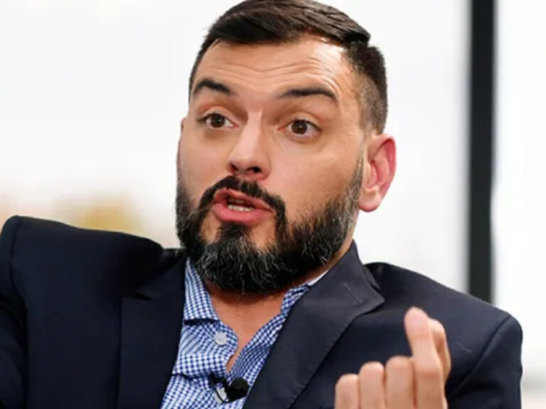 Álvarez Agis, sobre el salvataje de EEUU al Gobierno: Lo último que nos conviene es que nos rescate un competidor