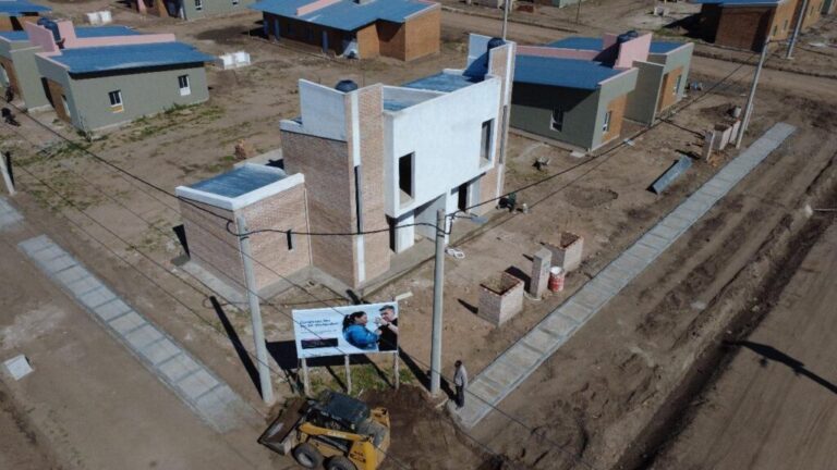 Avanzan las obras de las 32 viviendas sorteadas por el Ipduv en Quitilipi