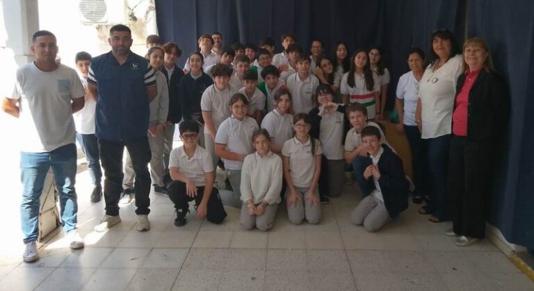 Importante charla a alumnos sobre grooming