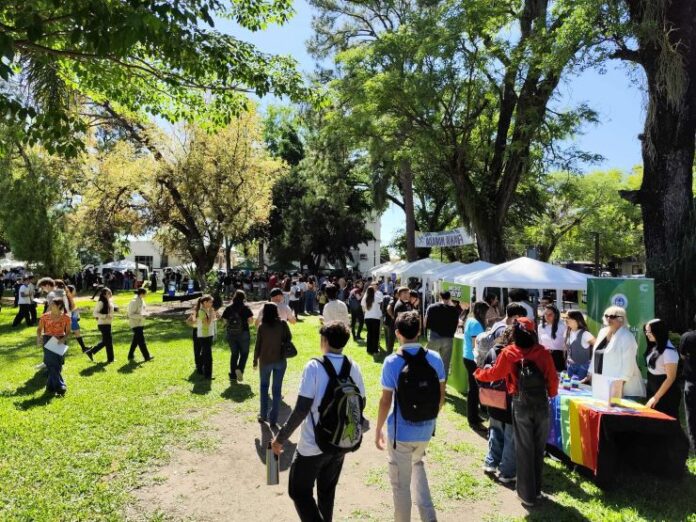 La Expo UNNE 2025 continúa en el Campus Sargento Cabral con gran participación estudiantil