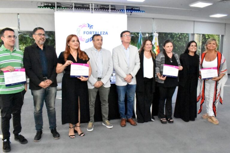 Se entregaron certificados a los egresados del curso «Construyendo fortalezas: abordaje en consumos problemáticos»