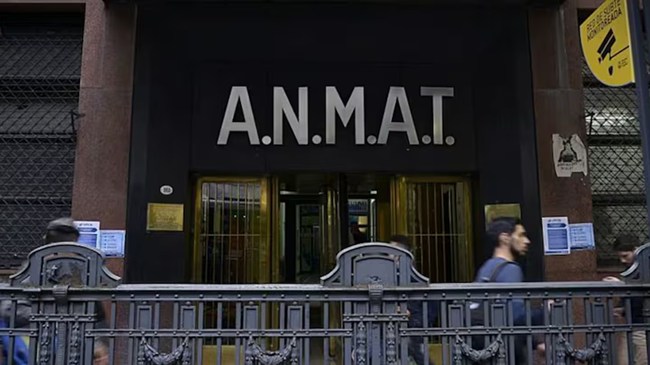 La ANMAT prohibió productos de limpieza y químicos para piletas en todo el país