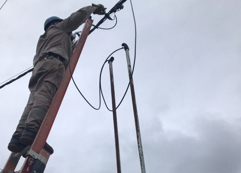 Tras intenso trabajo, Secheep restableció el servicio en la zona sur de Resistencia