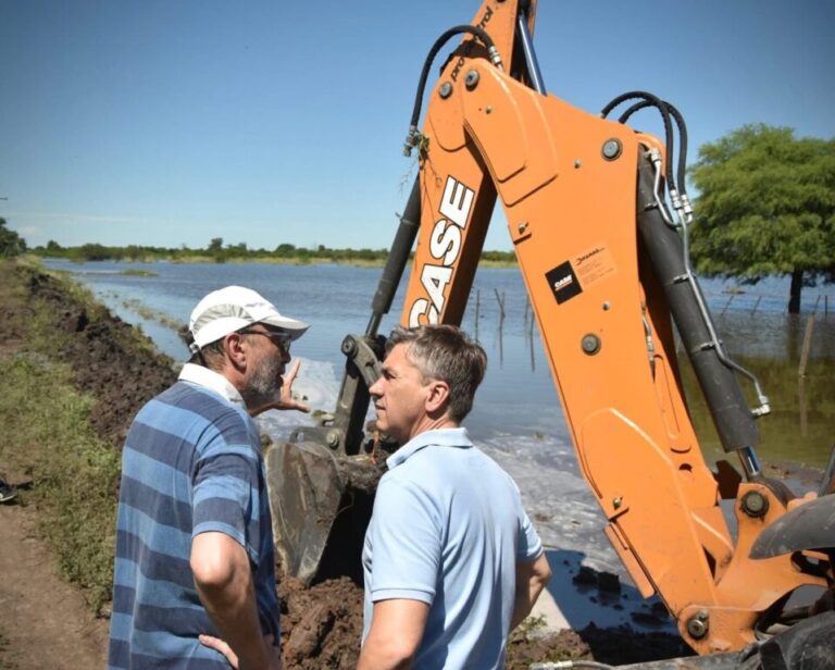 El Gobierno refuerza la limpieza de canales y el zanjeo en el área metropolitana