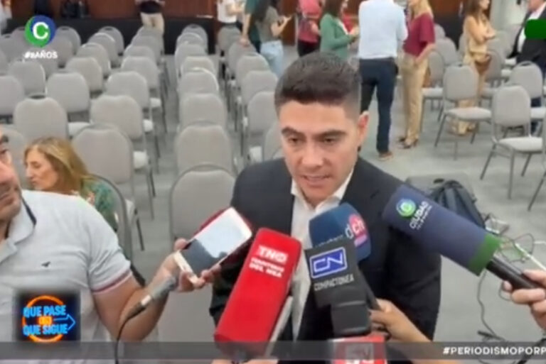 Asistencia a familias inundadas:No todos quieren ser evacuados, las personas tienen miedo de dejar sus hogares