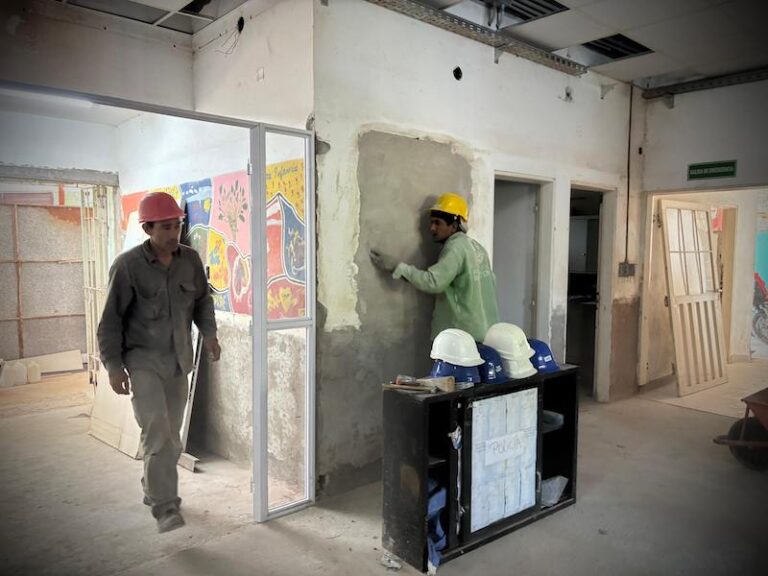 Avanza la obra de refacción y ampliación del centro de salud de Villa Río Negro