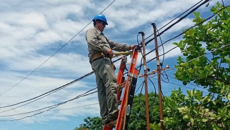 Secheep realizó trabajos para reforzar el sistema eléctrico en zonas rurales y urbanas
