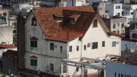 Cuánto sale el chalet frente al Obelisco en el que funcionó la mueblería más grande de Sudamérica