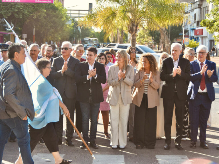 Resistencia honró su historia con izamientos y celebra 148 años de identidad y raíces
