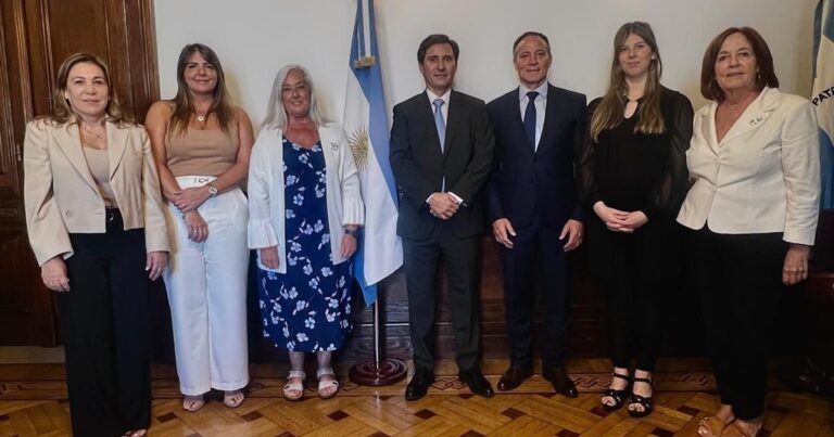 Más cambios en el Senado: siete legisladores cercanos al oficialismo formaron un nuevo interbloque