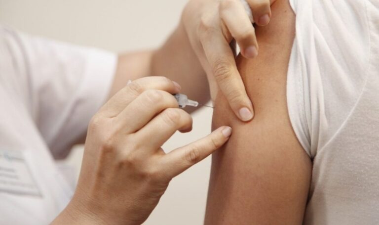 Sáenz Peña: reprograman la posta nocturna de vacunación en el centro