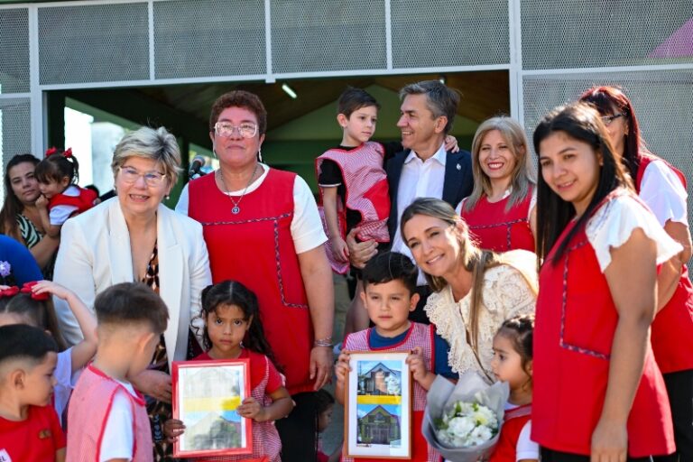 Laguna Blanca: Zdero encabezó el acto de apertura del ciclo lectivo 2026 del Nivel Inicial