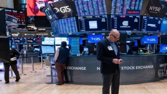 La bolsa local prioriza acciones energéticas y deja en segundo plano al sector bancario